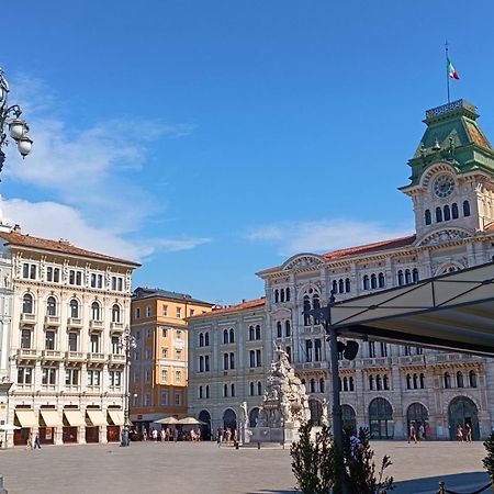 Casa Vacanze Trieste - Vista Piazza Unita Exterior foto